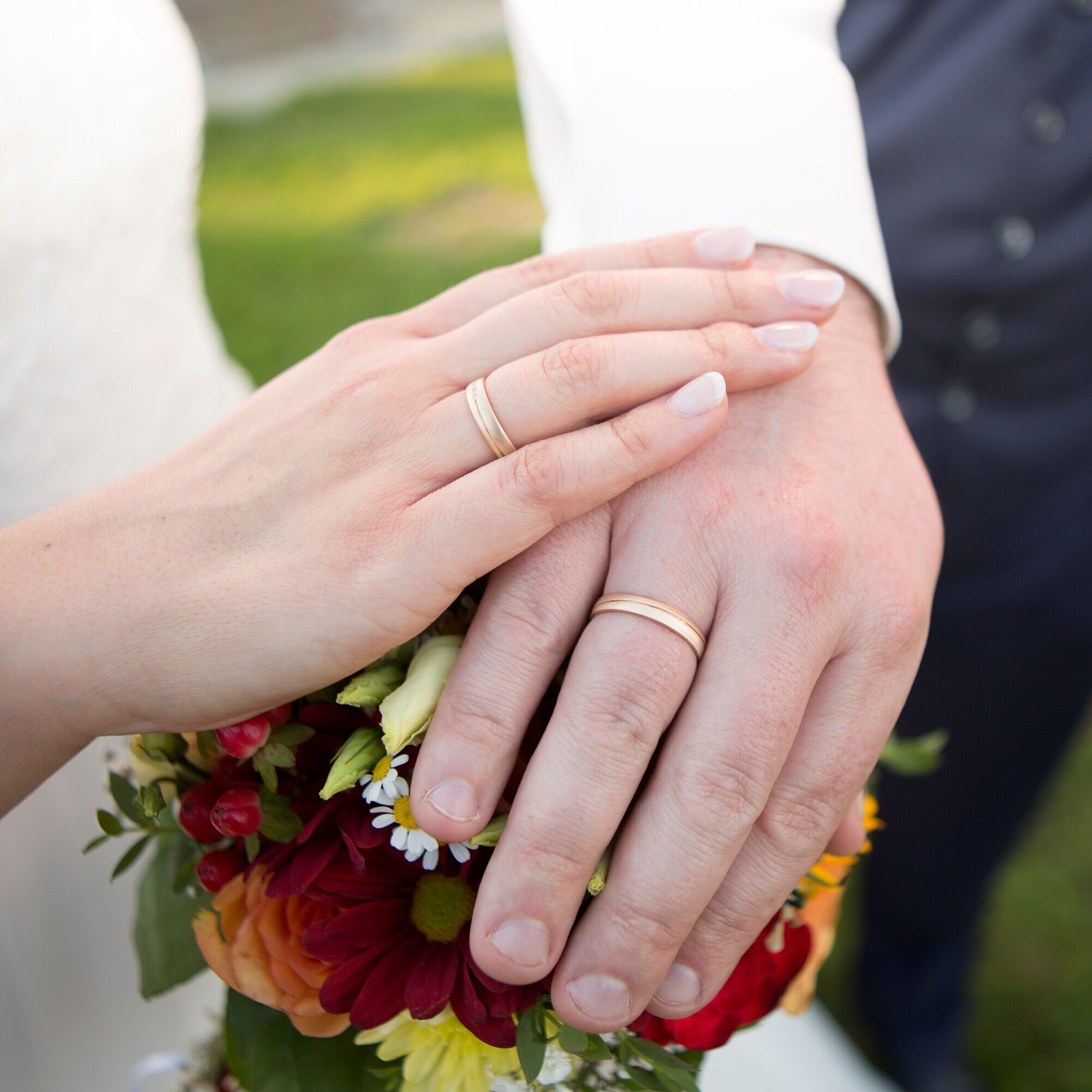 Hochzeit-Haende-scaled-aspect-ratio-1-1